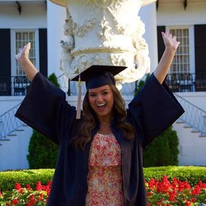 Meet your Posher, Lauren